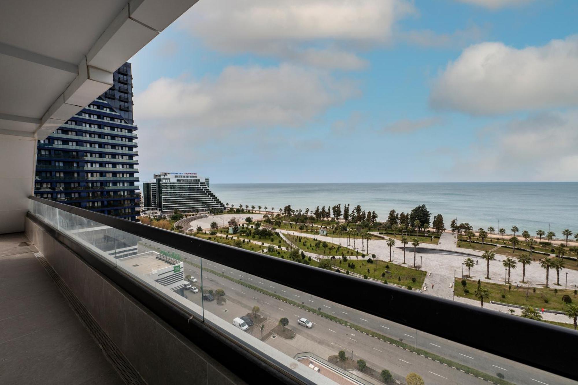 The Grandeur Hotel Batumi Exteriör bild