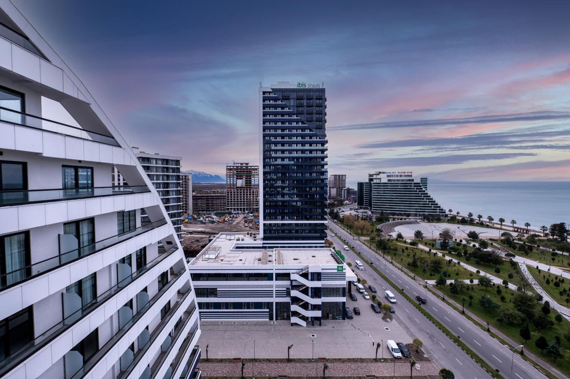 The Grandeur Hotel Batumi Exteriör bild