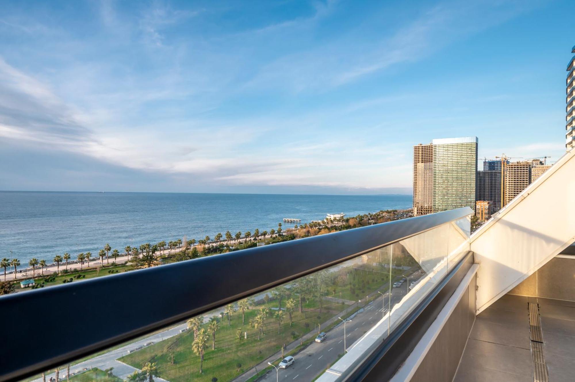 The Grandeur Hotel Batumi Exteriör bild